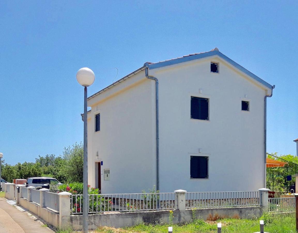 Apartment Pepa Starigrad Paklenica Exteriör bild